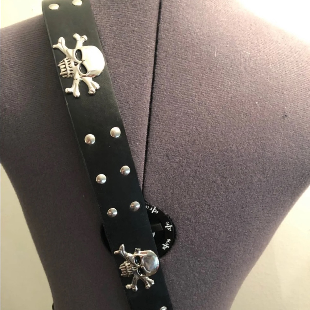 Men or women’s studded skull belt unisex 💀